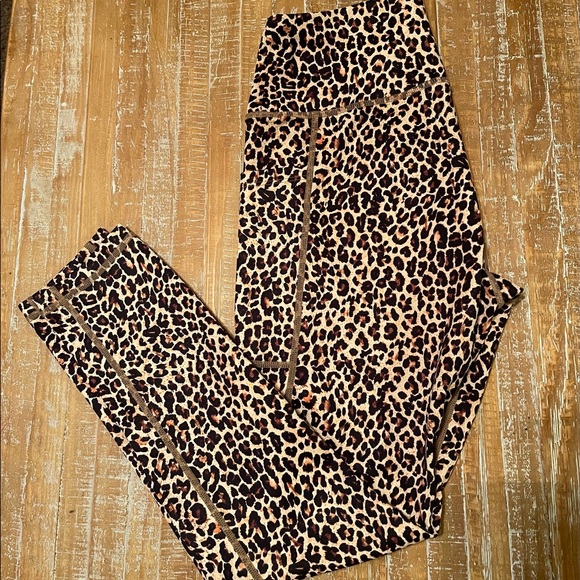 Leopard print workout leggings - Picture 1 of 2